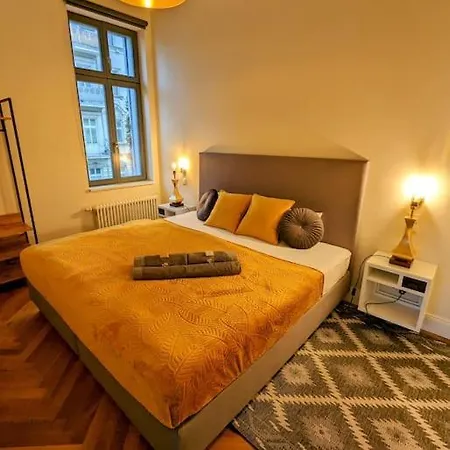 Apartment Modern Building With Vertical Garden & 2 Bedrooms Berlin
