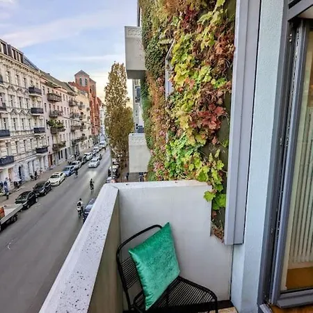 דירה Modern Building With Vertical Garden & 2 Bedrooms *