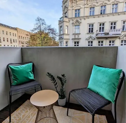 Modern Building With Vertical Garden & 2 Bedrooms Apartamento Berlín