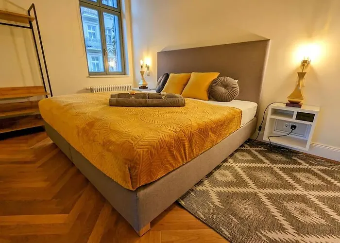 Modern Building With Vertical Garden & 2 Bedrooms Apartamento Berlín