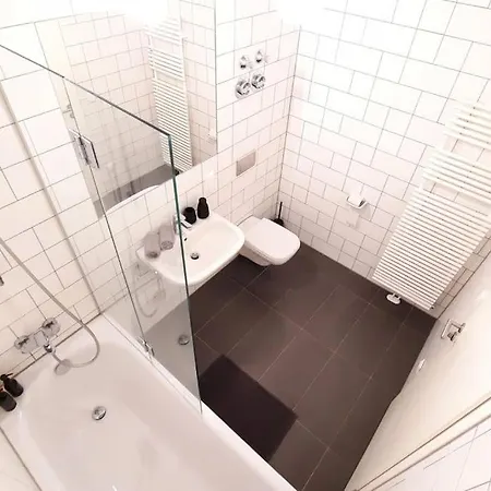Modern Building With Vertical Garden & 2 Bedrooms * Berlin