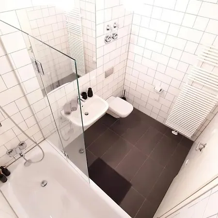 Modern Building With Vertical Garden & 2 Bedrooms * Berlin